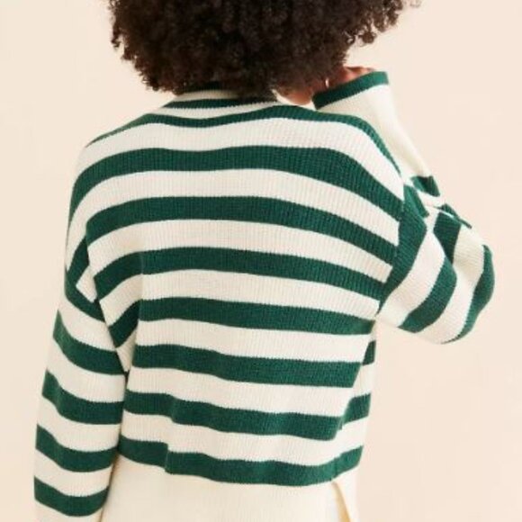 Flat White Striped Turtleneck Oversized Sweater - Picture 2 of 4